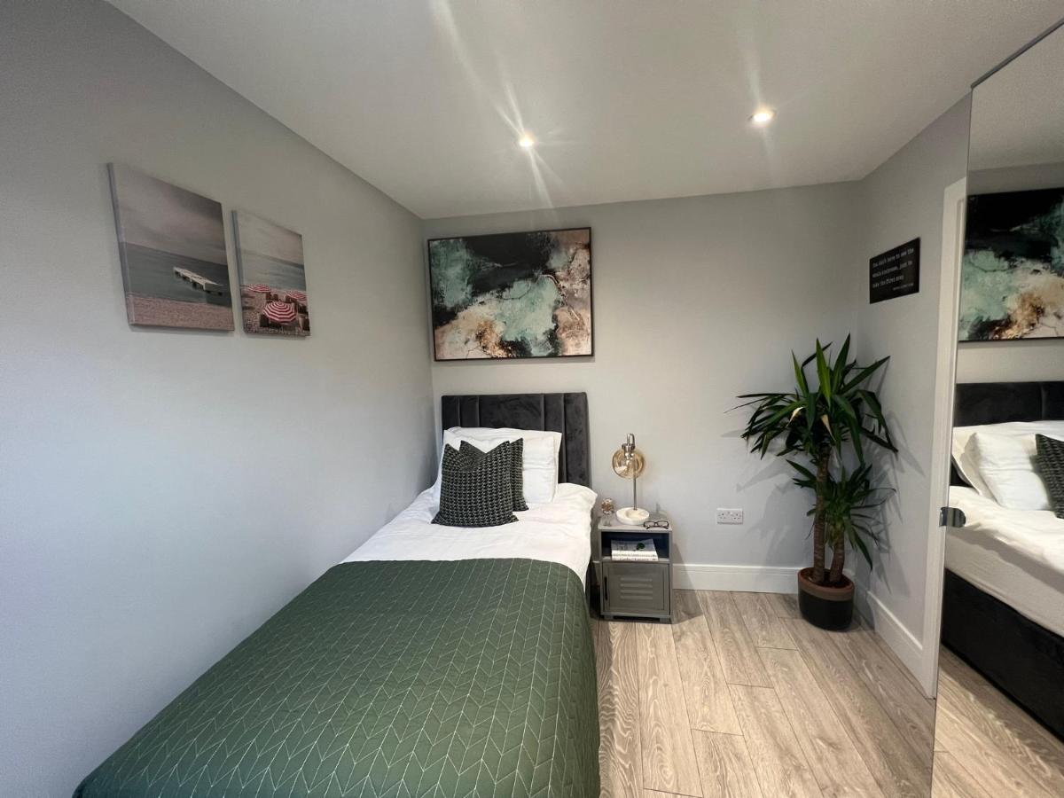 Aisiki Apartments: Pet-Friendly Duplexes with Air Con & Free WiFi Finchley Exterior photo