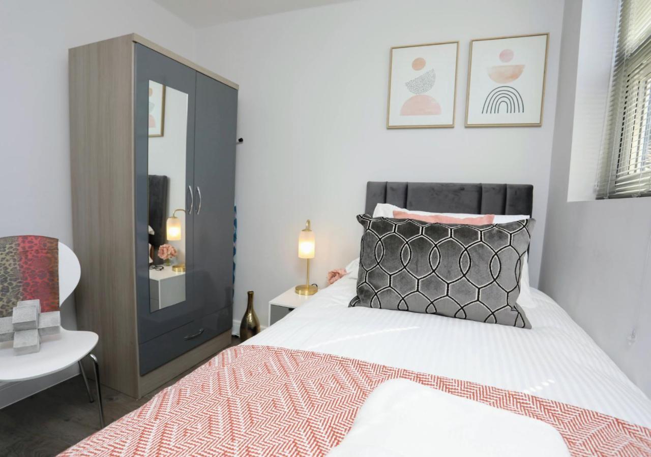 Aisiki Apartments: Pet-Friendly Duplexes with Air Con & Free WiFi Finchley Exterior photo