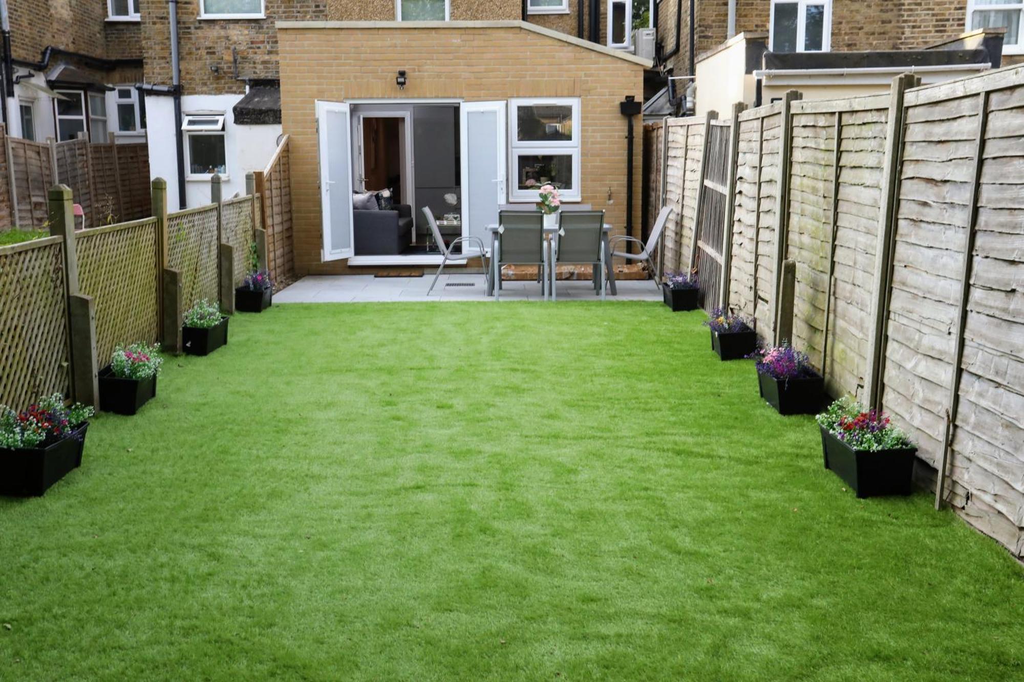 Aisiki Apartments: Pet-Friendly Duplexes with Air Con & Free WiFi Finchley Exterior photo