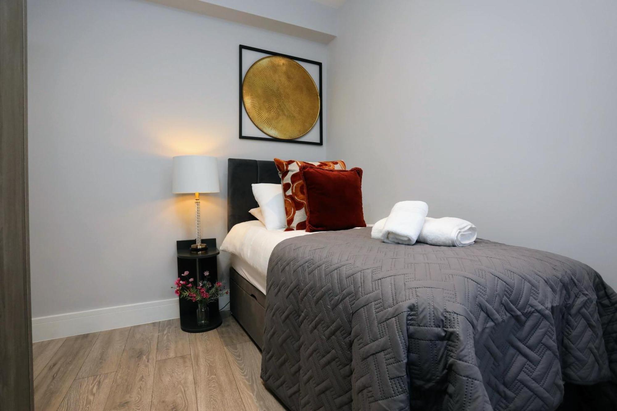 Aisiki Apartments: Pet-Friendly Duplexes with Air Con & Free WiFi Finchley Exterior photo