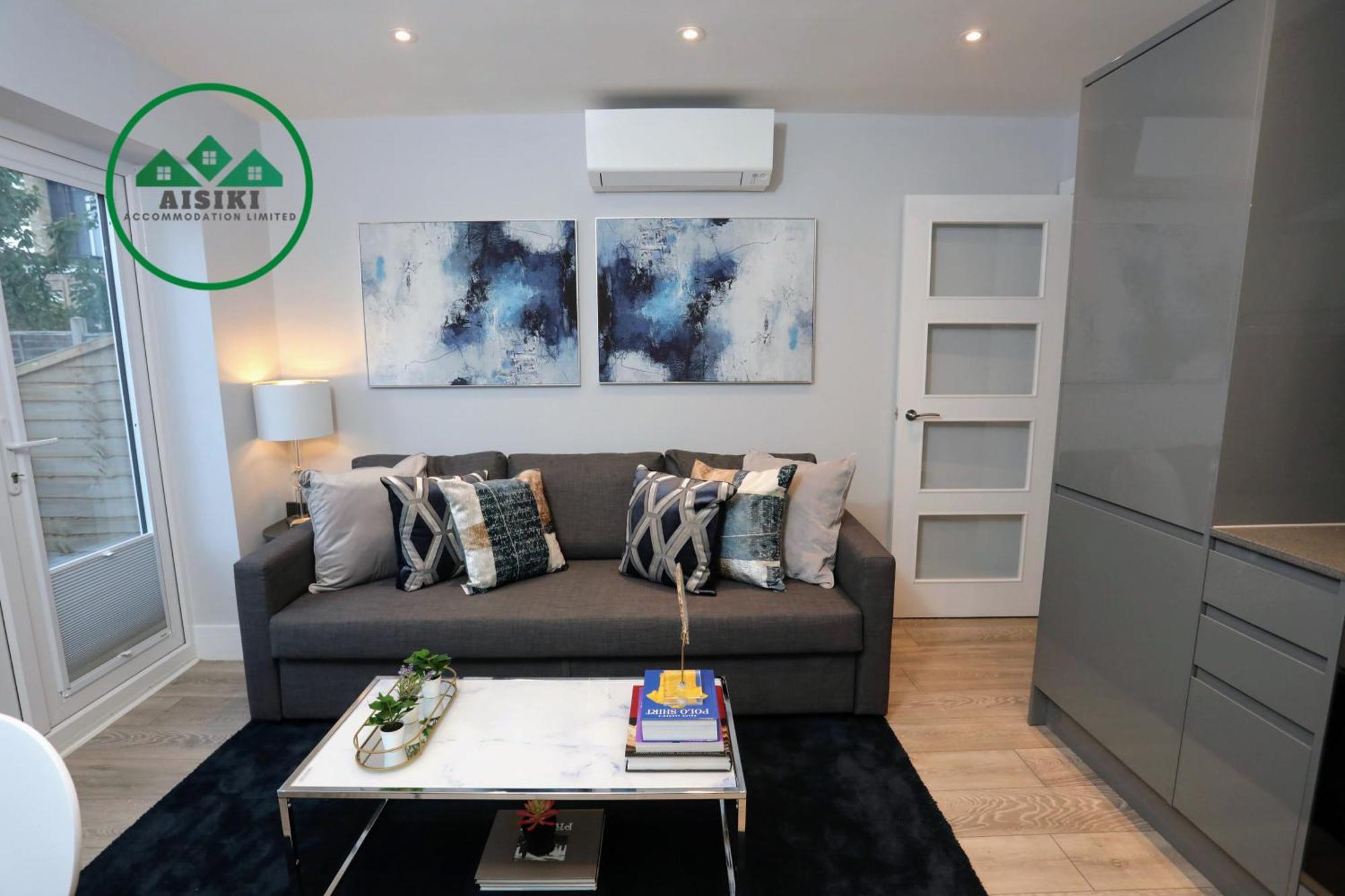 Aisiki Apartments: Pet-Friendly Duplexes with Air Con & Free WiFi Finchley Exterior photo
